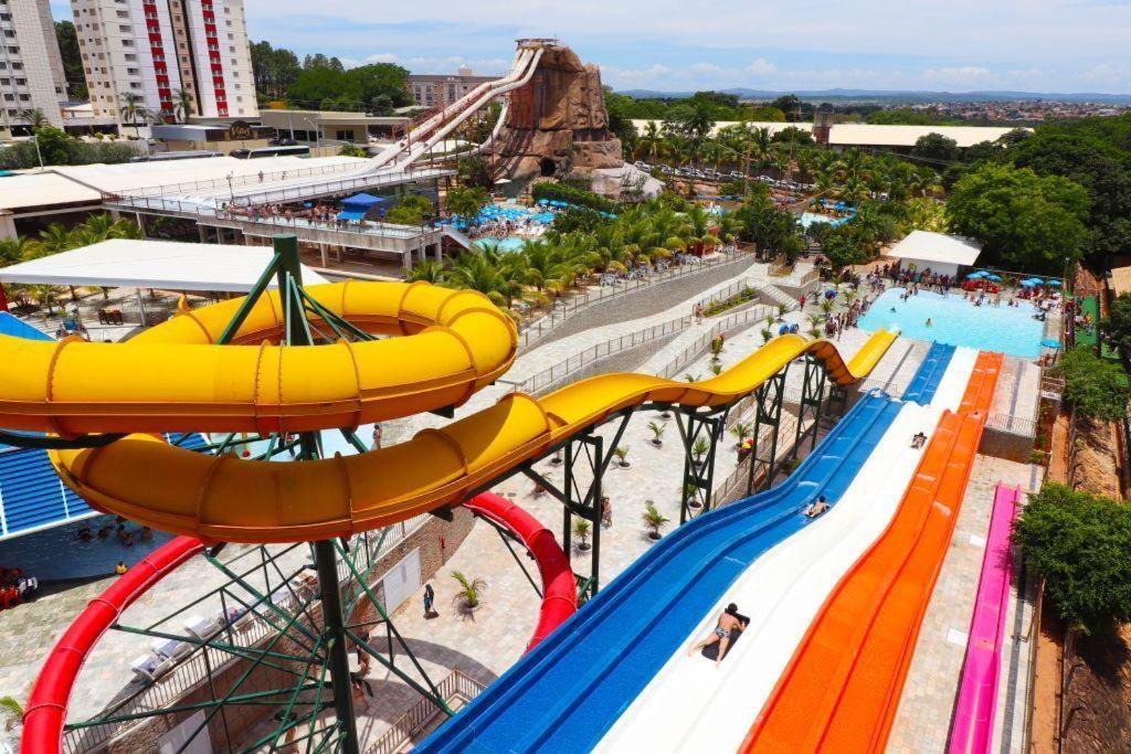 Spazzio Diroma Com Acesso Ao Acqua Park - Temporada Cn Adriele Caldas Novas Exterior photo